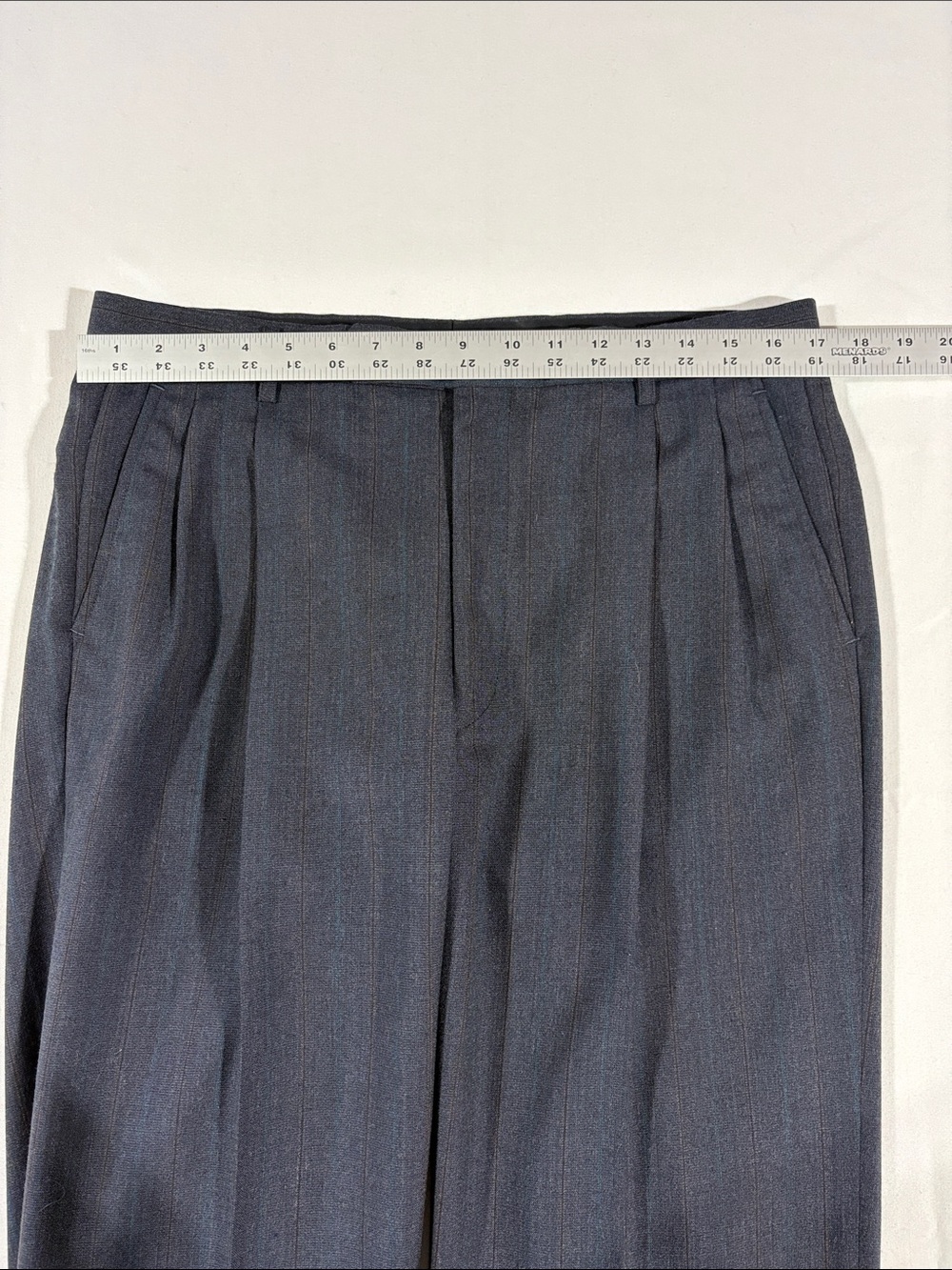 Classic Men's Dark Gray Two-Piece striped Suit - Style 40R x 34” pants - Picture 11 of 15